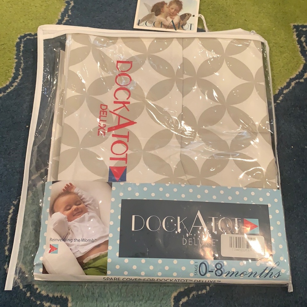 DockAtot Deluxe Cover